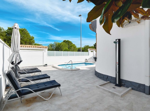 Återförsäljning - Villa - Pinar de Campoverde