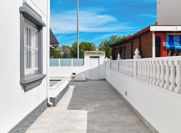 Återförsäljning - Villa - Pinar de Campoverde