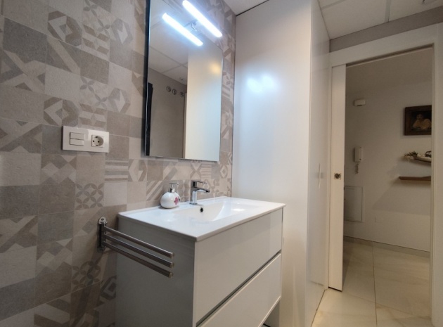 Återförsäljning - Lägenhet - Los Altos - Res. El Amanecer