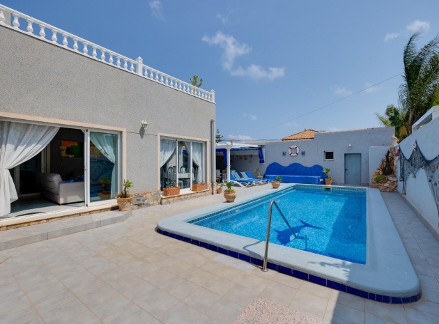 Resale - Villa - Cabo Roig - la regia