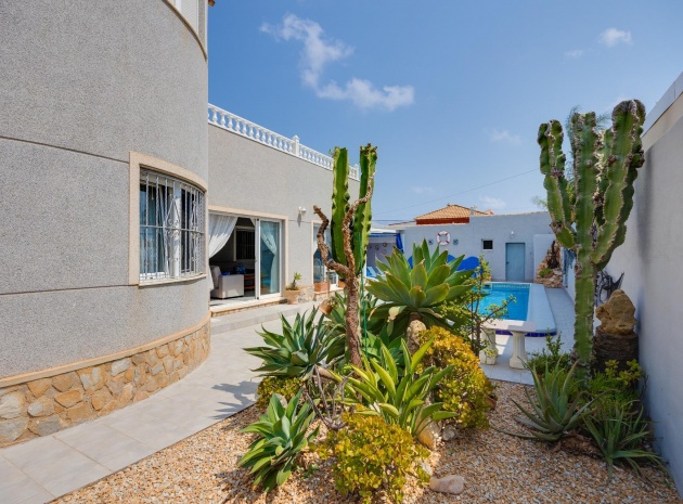Resale - Villa - Cabo Roig - la regia