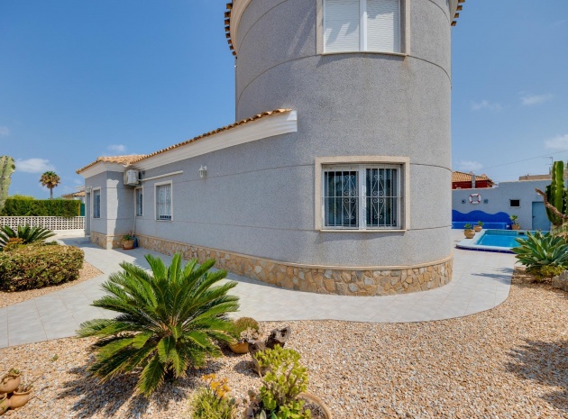 Resale - Villa - Cabo Roig - la regia
