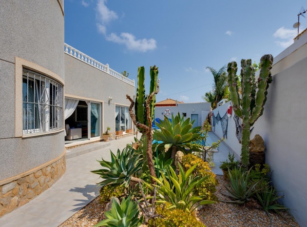 Resale - Villa - Cabo Roig - la regia