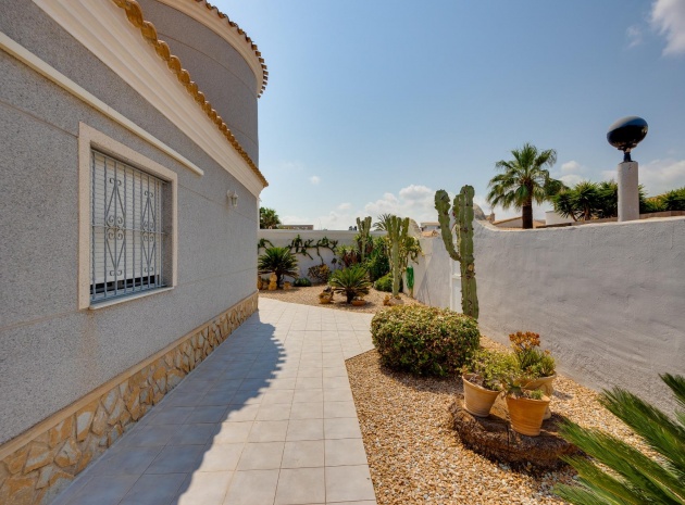 Resale - Villa - Cabo Roig - la regia
