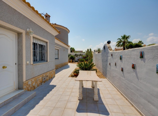 Resale - Villa - Cabo Roig - la regia