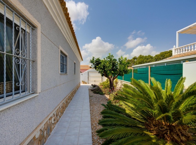 Resale - Villa - Cabo Roig - la regia