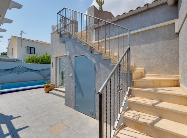 Resale - Villa - Cabo Roig - la regia