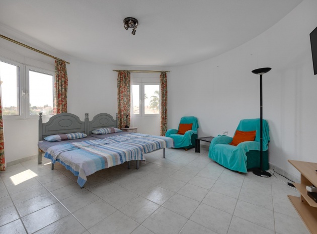 Resale - Villa - Cabo Roig - la regia