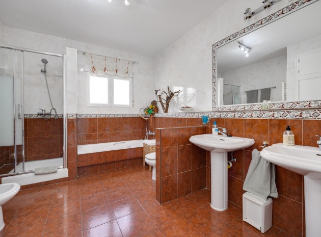 Resale - Villa - Cabo Roig - la regia