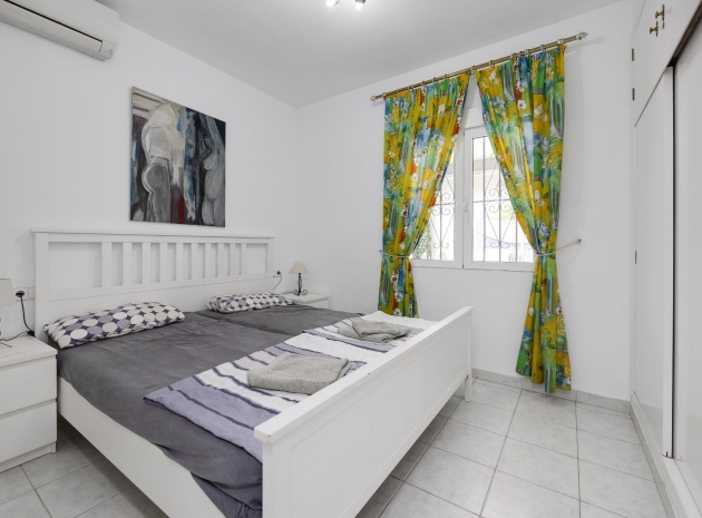 Resale - Villa - Cabo Roig - la regia