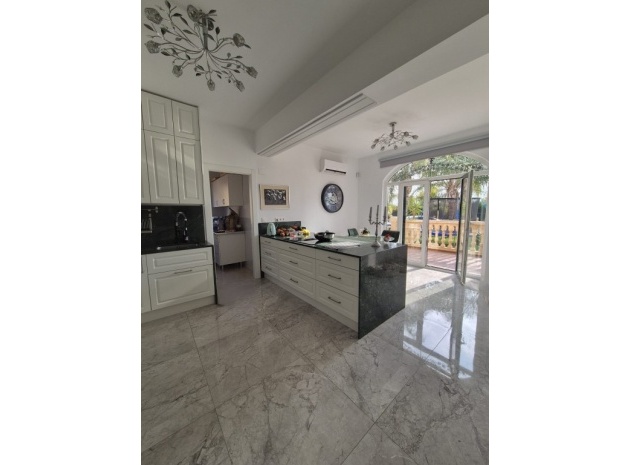 Resale - Villa - Daya Vieja