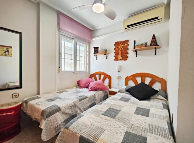 Resale - Apartment - Torrevieja - parque del naciones