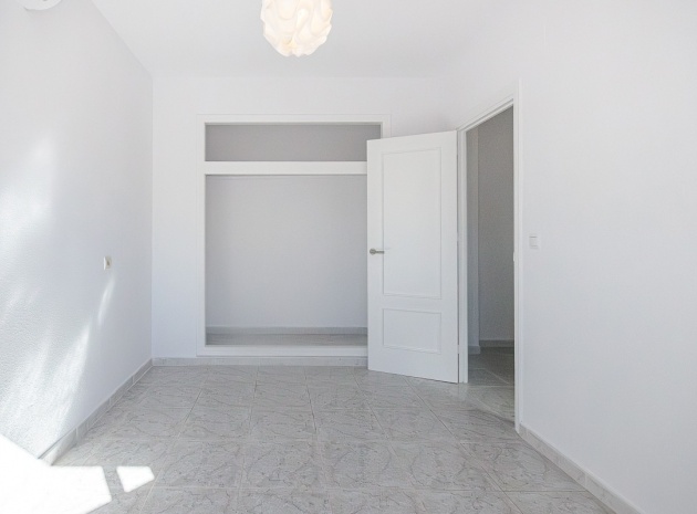 Resale - Townhouse - San Miguel de Salinas - balcon costa