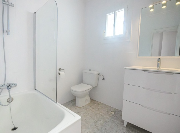 Resale - Townhouse - San Miguel de Salinas - balcon costa