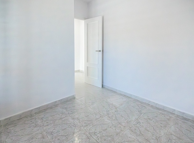 Resale - Townhouse - San Miguel de Salinas - balcon costa