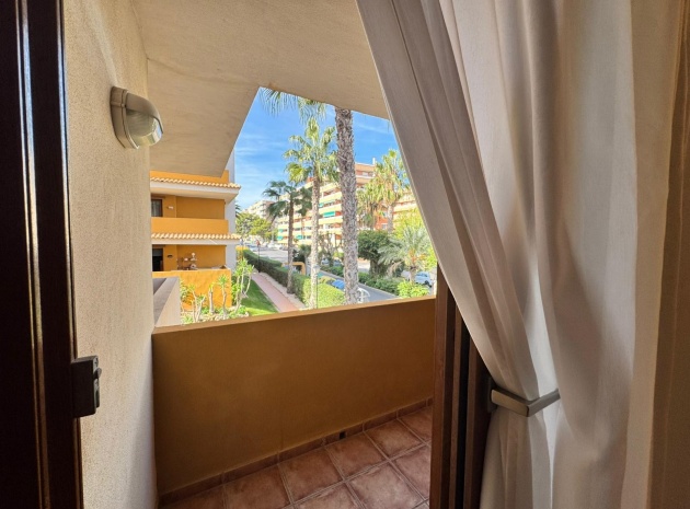 Wederverkoop - Appartement - Punta Prima - la entrada