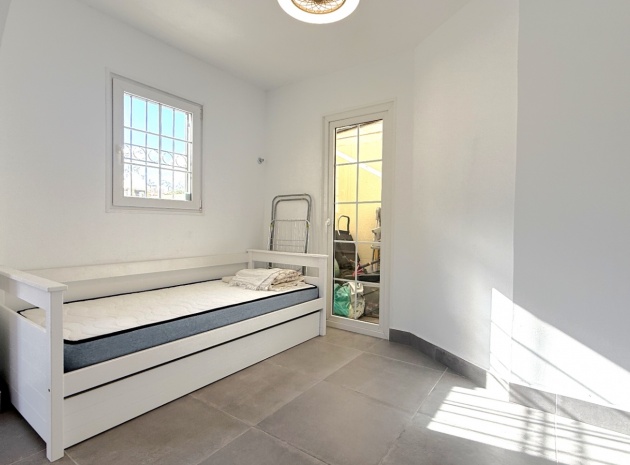 Återförsäljning - Villa - Playa Flamenca - perla del mar