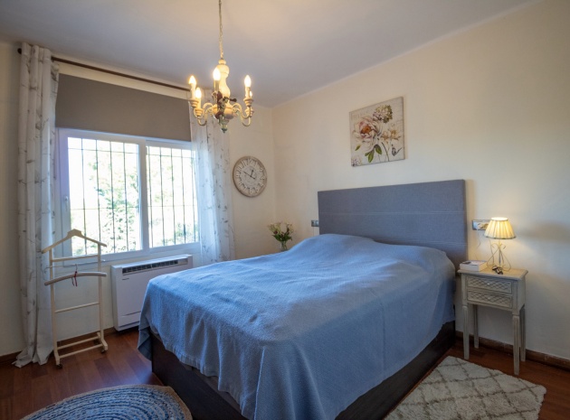 Resale - Townhouse - Villamartin - Fortuna