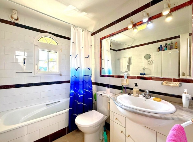 Resale - Townhouse - Villamartin - valencia norte