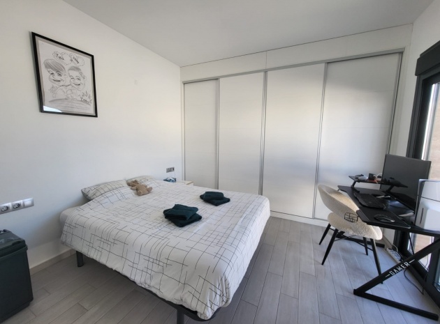 Resale - Townhouse - Daya Vieja