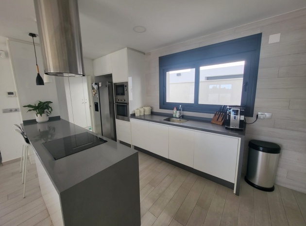 Resale - Townhouse - Daya Vieja