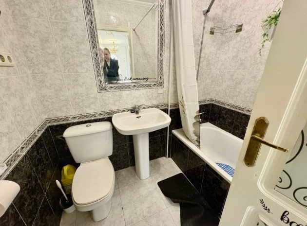 Resale - Apartment - Playa Flamenca - Res Laguna