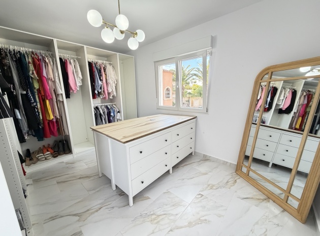 Återförsäljning - Villa - Villamartin - las filipinas