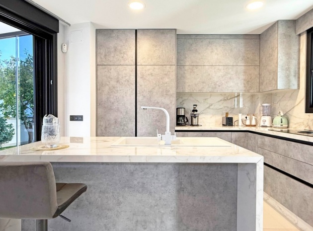 Resale - Villa - Villamartin - El Galan