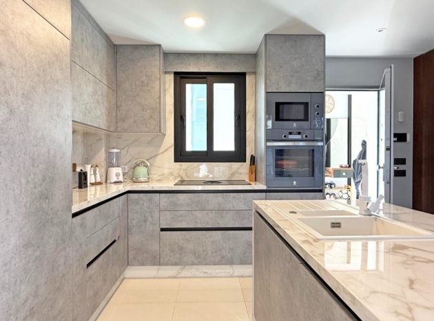 Resale - Villa - Villamartin - El Galan