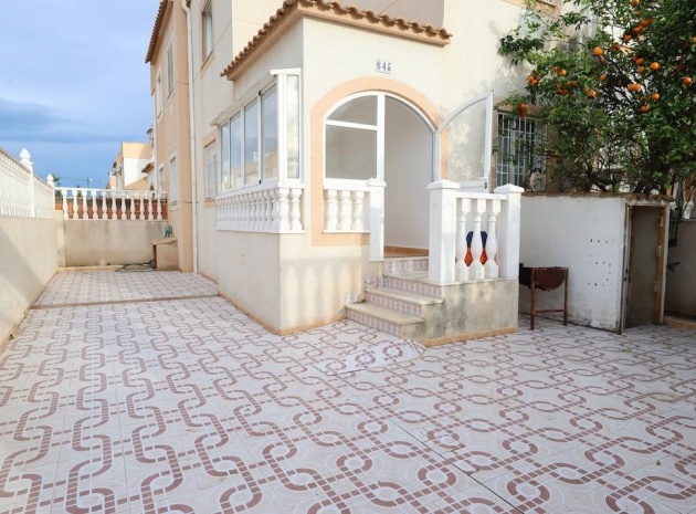 Resale - Villa - Torrevieja - altos del limonar