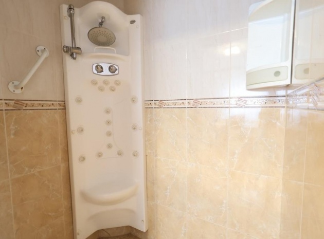 Resale - Villa - Torrevieja - altos del limonar