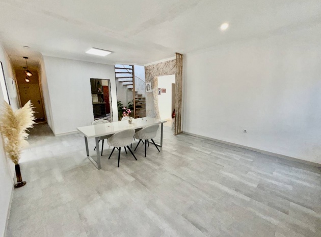 Återförsäljning - Villa - Ciudad Quesada