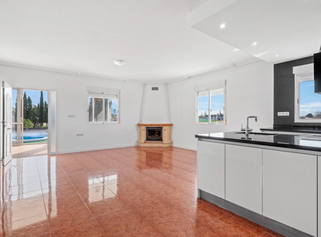 Resale - Country Property - Dolores