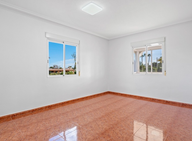 Resale - Country Property - Dolores