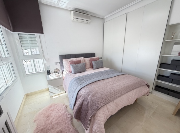 Återförsäljning - Villa - Villamartin - Los Dolses