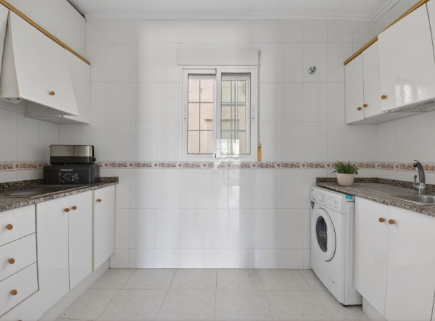 Wiederverkauf - Wohnung - Torrevieja - jardin del mar