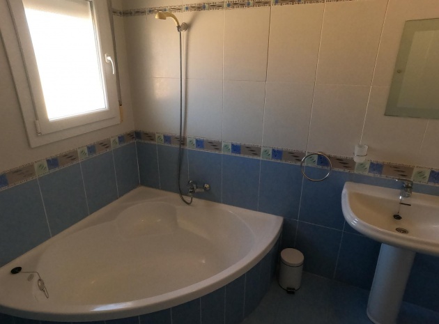 Resale - Villa - Algorfa