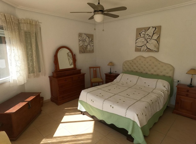 Resale - Villa - Algorfa