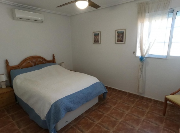 Resale - Villa - Algorfa