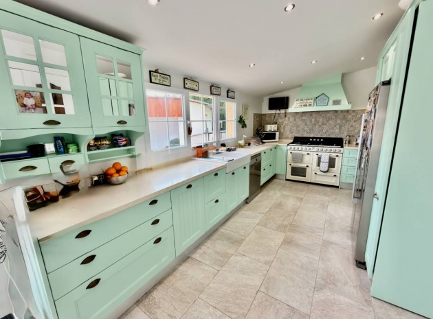 Resale - Villa - Las Heredades - Heredades