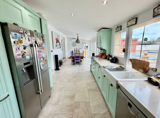 Resale - Villa - Las Heredades - Heredades