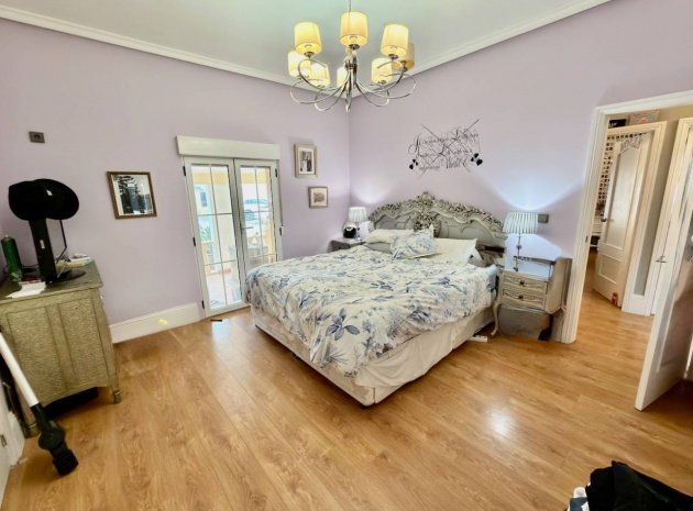 Resale - Villa - Las Heredades - Heredades