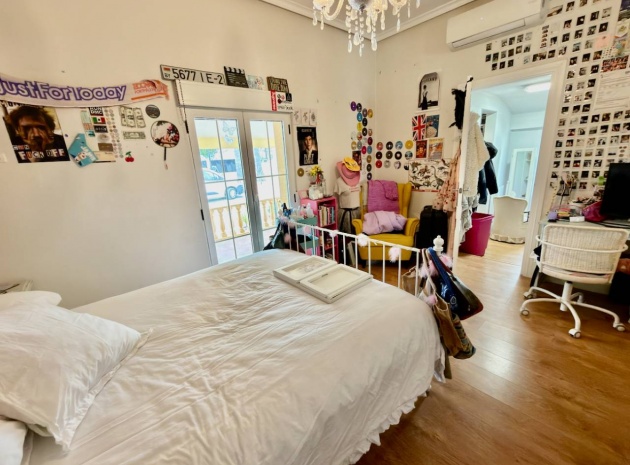 Resale - Villa - Las Heredades - Heredades