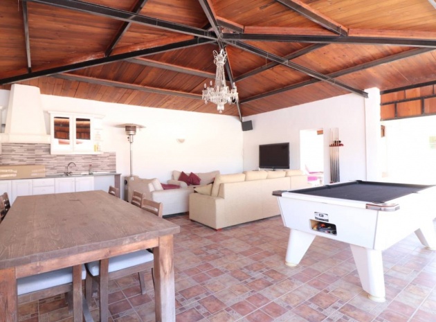 Resale - Villa - Las Heredades - Heredades