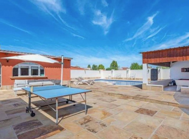 Resale - Villa - Las Heredades - Heredades