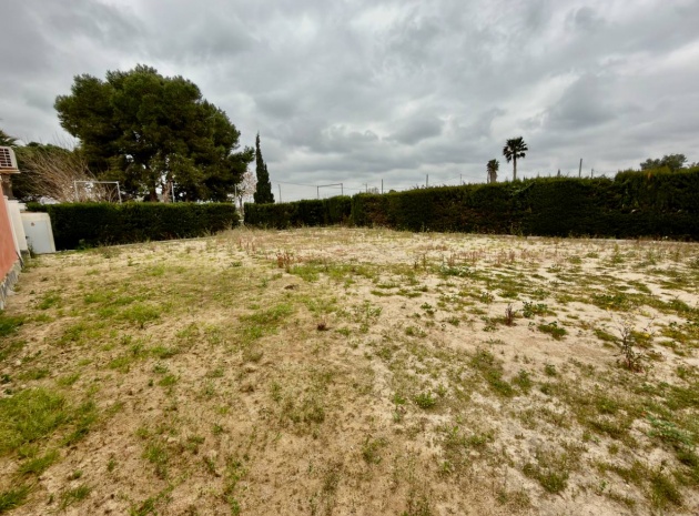 Resale - Villa - Las Heredades - Heredades