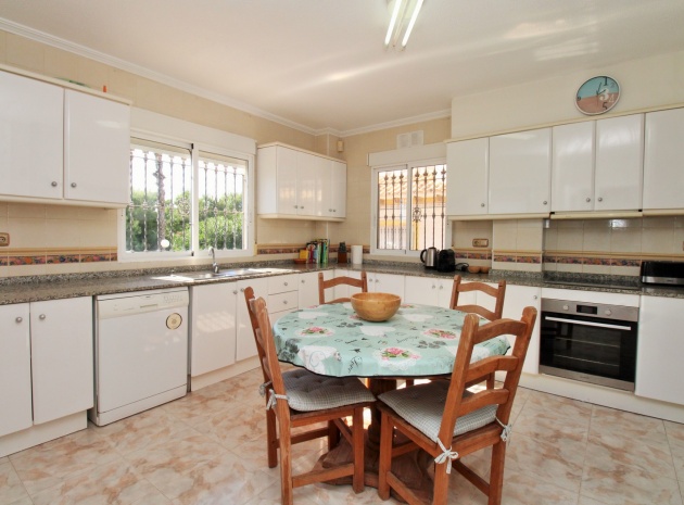 Resale - Villa - Playa Flamenca - san jose