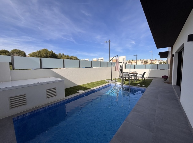Resale - Villa - Villamartin - El Galan
