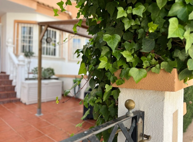 Resale - Townhouse - Villamartin - Res. Sevilla