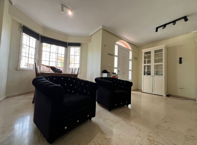 Resale - Townhouse - Villamartin - Res. Sevilla